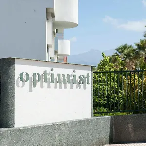 optimist-deluxe.tenerifehoteles.net/